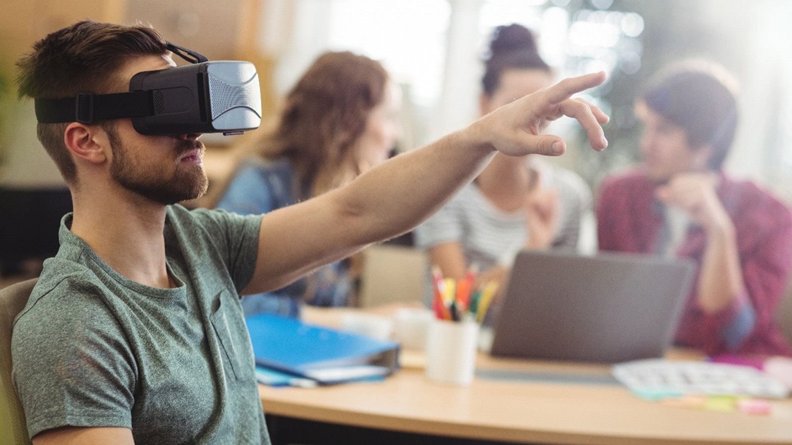 How Virtual Reality is Enhancing Training Quality in the Business Sector